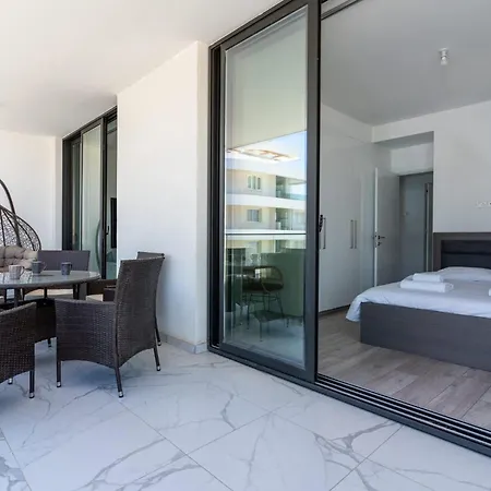 公寓 Coastal 2br Sea View Near Mackenzie 拉纳卡